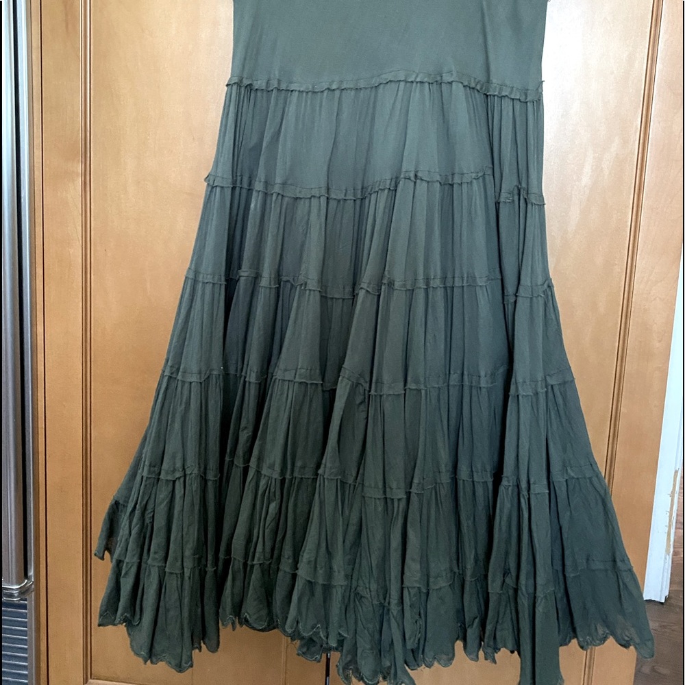 Dark green full skirt with flounce hem